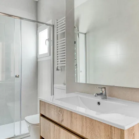 Blueground De Gracia Furniture Decor Bcn-72
