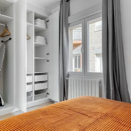 Blueground De Gracia Furniture Decor Bcn-72 Apartment Barcelona