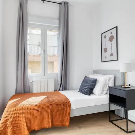 Blueground De Gracia Furniture Decor Bcn-72 Apartment Barcelona